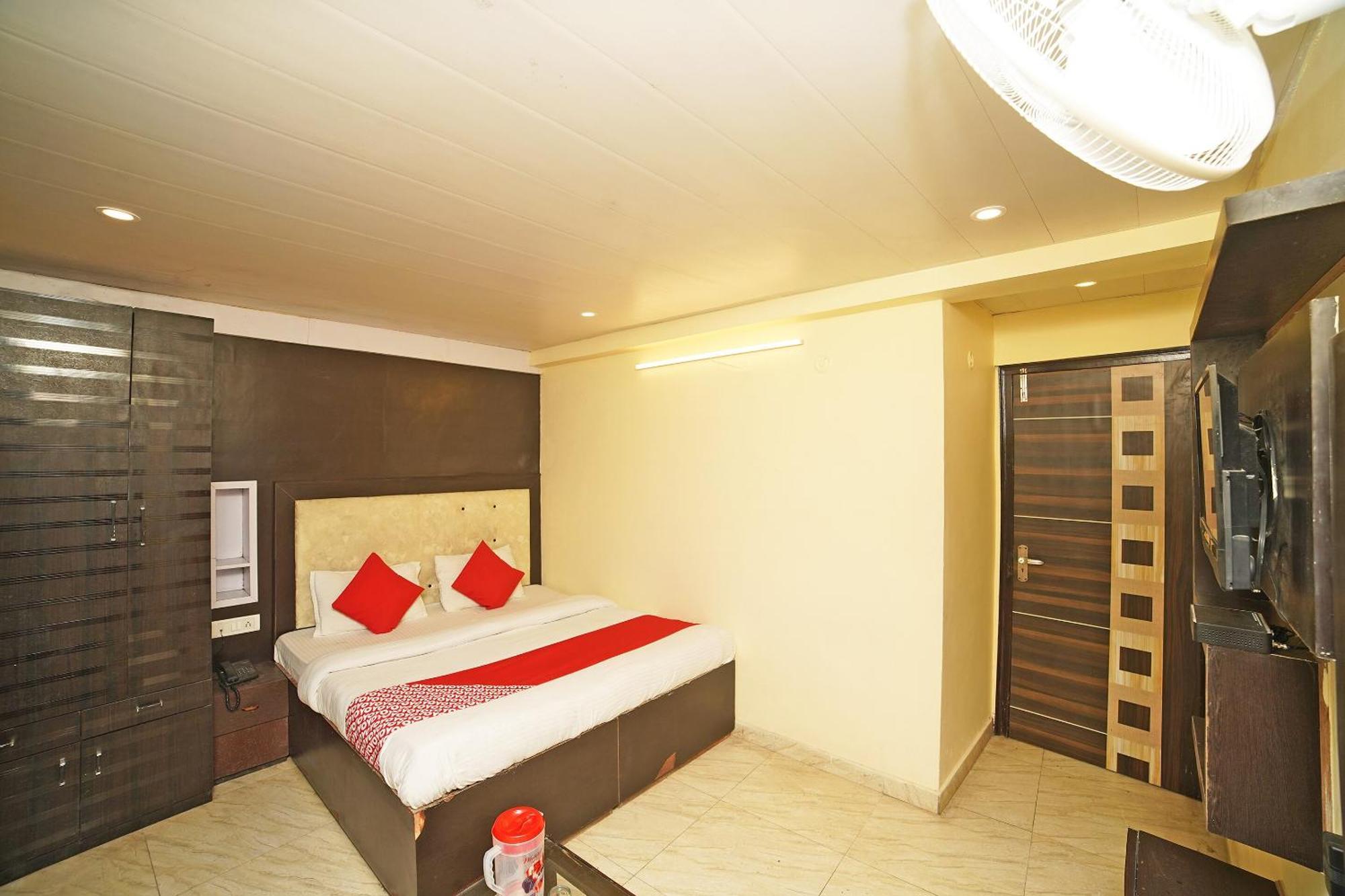 Oyo Flagship 8594 Golden Nest Hotel Nainital Exterior foto