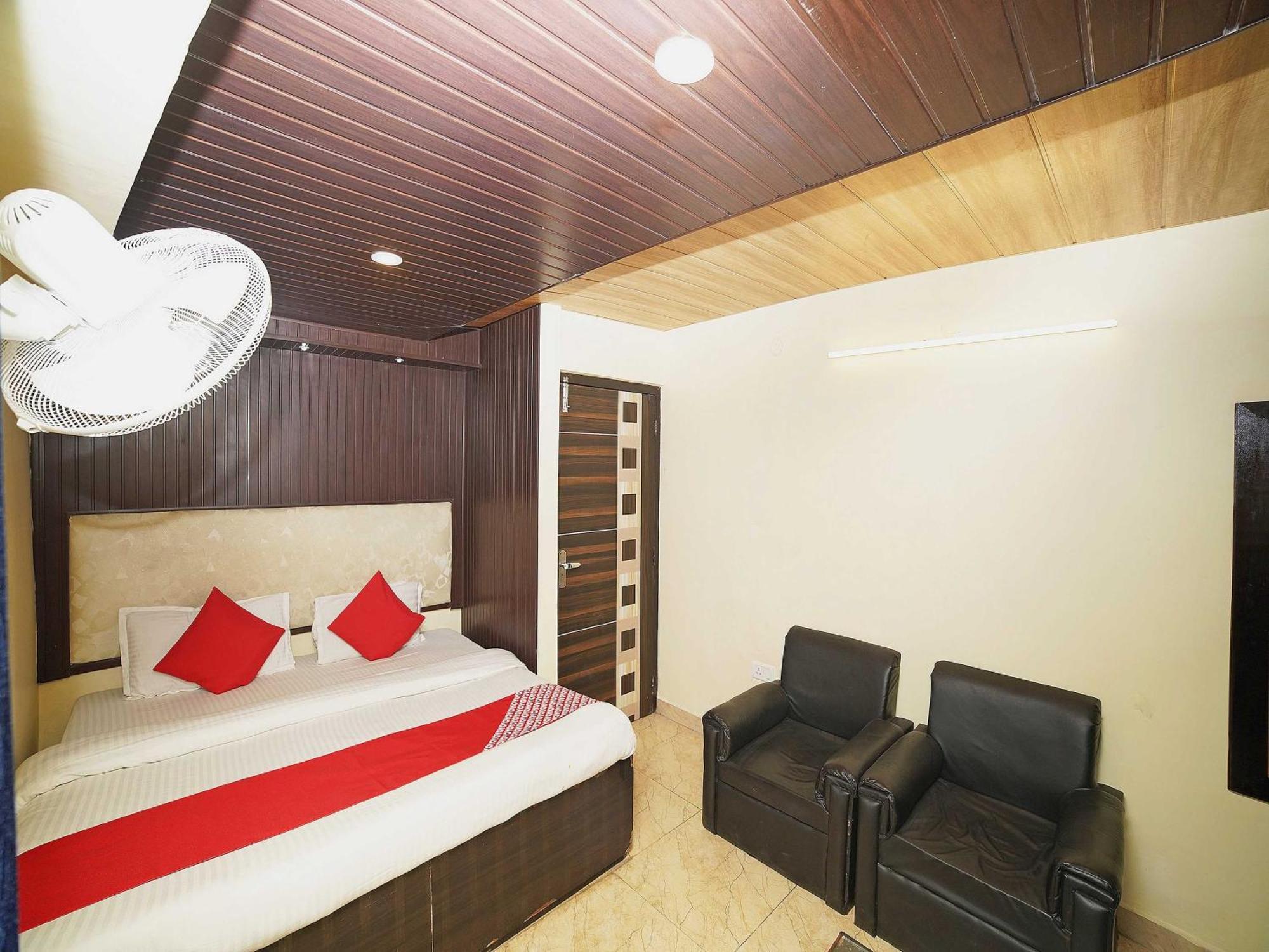 Oyo Flagship 8594 Golden Nest Hotel Nainital Exterior foto